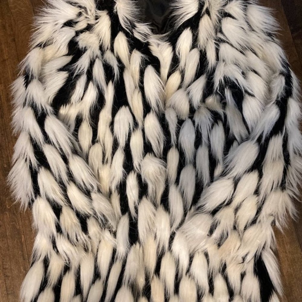 Mid lenght faux fur Jacket